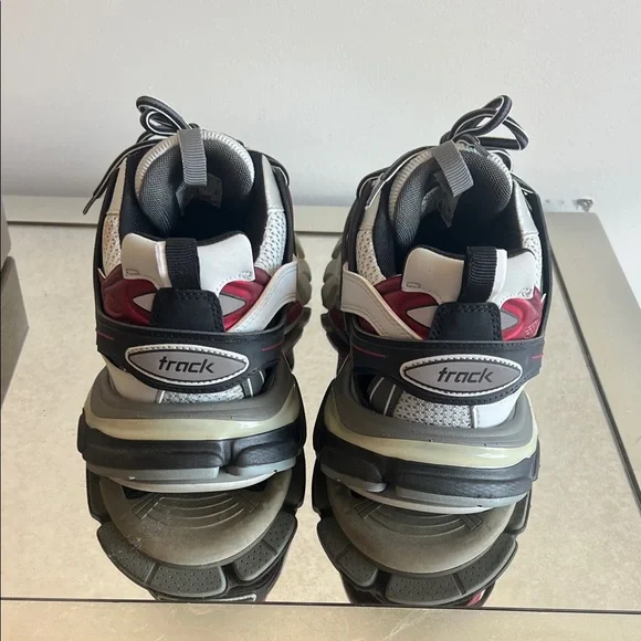 Balenciaga Men's Black and White Sneakers - Picture 5 of 9